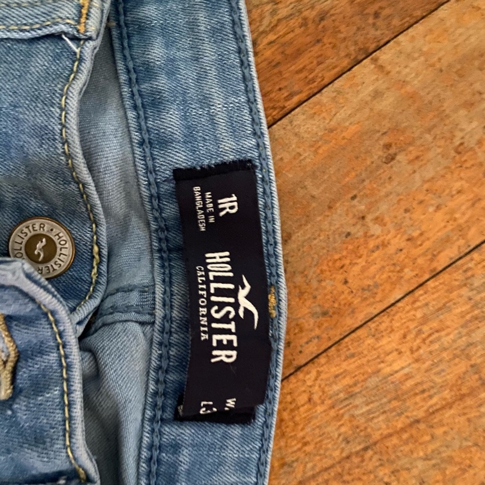 size 1R hollister ripped